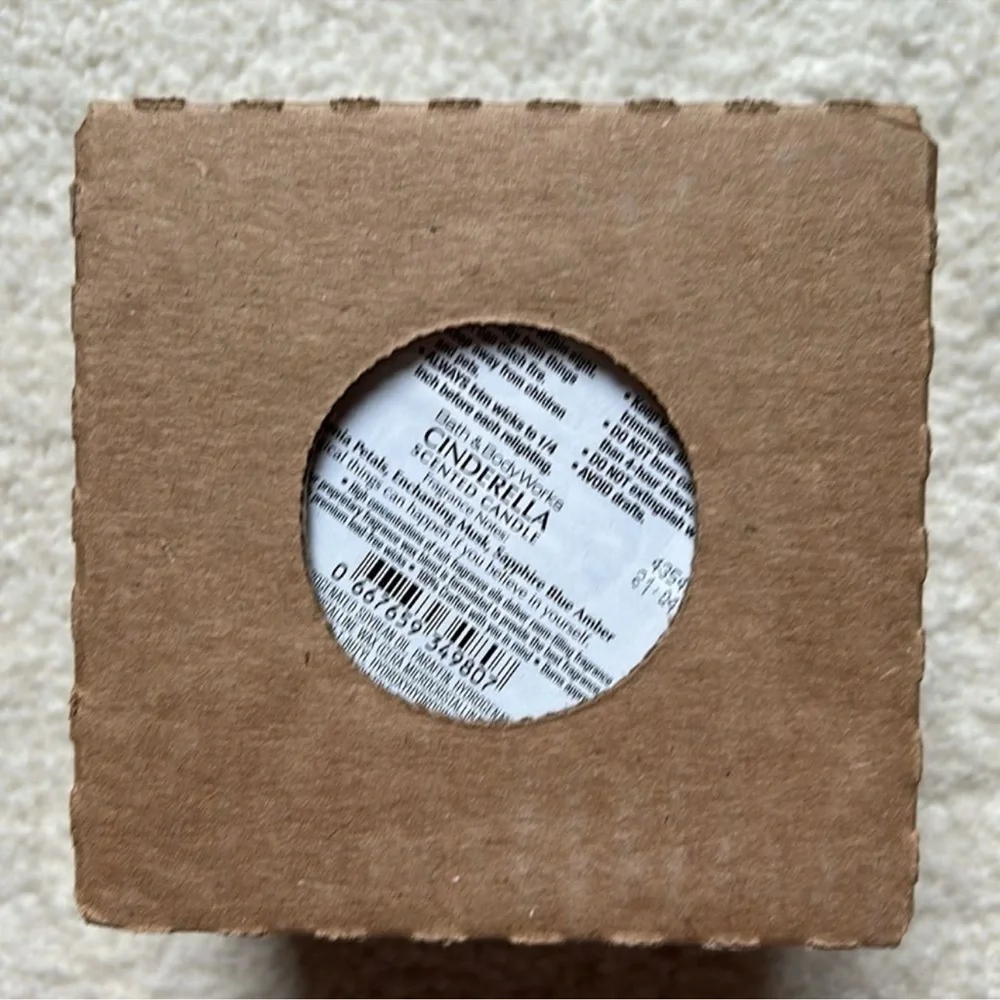 Disney Princess Cinderella Candle by Bath & Body Works - NIB - Picture 2 of 2